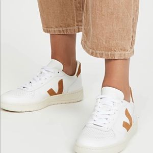 Veja V-10 Sneaker (Unisex) (7 Women/5 Men) White/ Camel